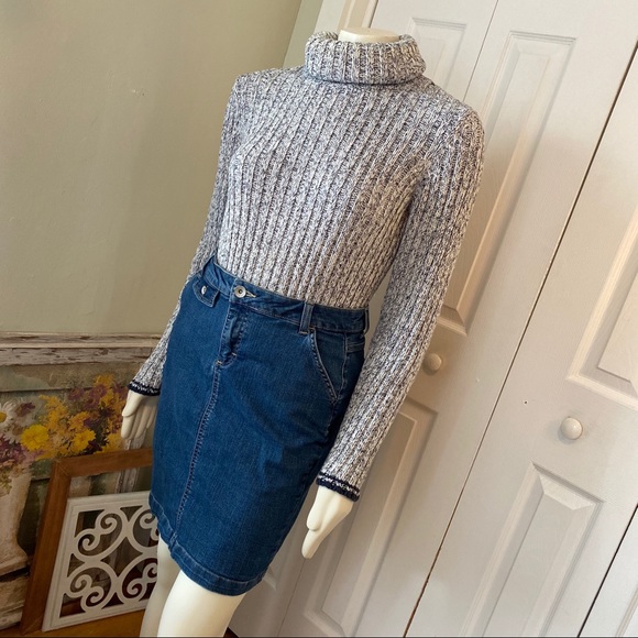 Tommy Hilfiger Sweaters - 🌹 Tommy Hilfiger // Chunky Turtleneck Sweater